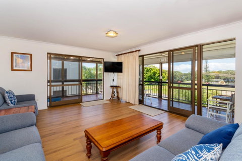 Spacious Unit Overlooking Moreton Bay - Boyd St, Woorim - Accommodation Sunshine Coast 11