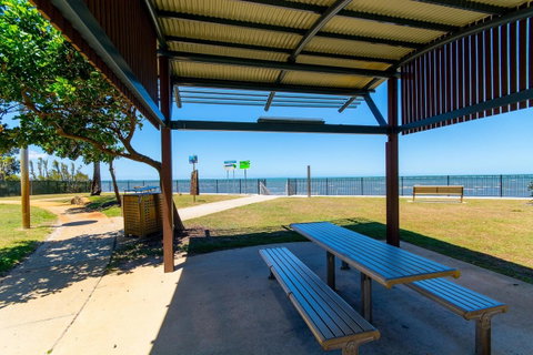 Waterviews,Pool, Wifi Its All Here !- Welsby Pde, Bongaree - Accommodation Sunshine Coast 18