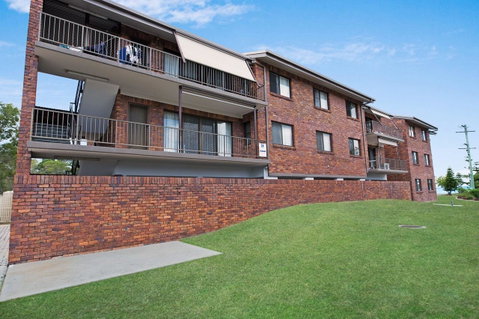 Waterviews,Pool, Wifi Its All Here !- Welsby Pde, Bongaree - Accommodation Sunshine Coast 19