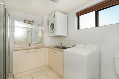 Waterviews,Pool, Wifi Its All Here !- Welsby Pde, Bongaree - Accommodation Sunshine Coast 9