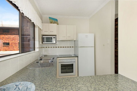 Waterviews,Pool, Wifi Its All Here !- Welsby Pde, Bongaree - Accommodation Sunshine Coast 5