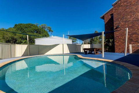 Waterviews,Pool, Wifi Its All Here !- Welsby Pde, Bongaree - Accommodation Sunshine Coast 13