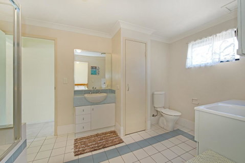 Quiet Location Across From Waterfront - South Esp, Bongaree - Accommodation Sunshine Coast 5