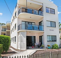 Quiet location across from waterfront - South Esp Bongaree - Accommodation Sunshine Coast