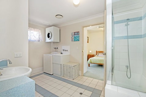 Quiet Location Across From Waterfront - South Esp, Bongaree - Accommodation Sunshine Coast 15