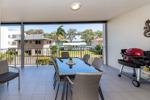 First Floor, Air Conditioned, Free Wi-Fi! - Accommodation Sunshine Coast 7