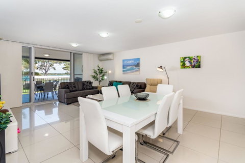 First Floor, Air Conditioned, Free Wi-Fi! - Accommodation Sunshine Coast 0
