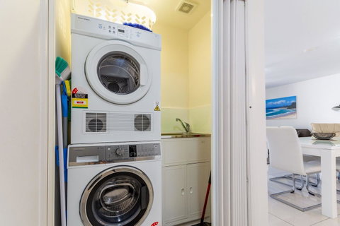 First Floor, Air Conditioned, Free Wi-Fi! - Accommodation Sunshine Coast 22