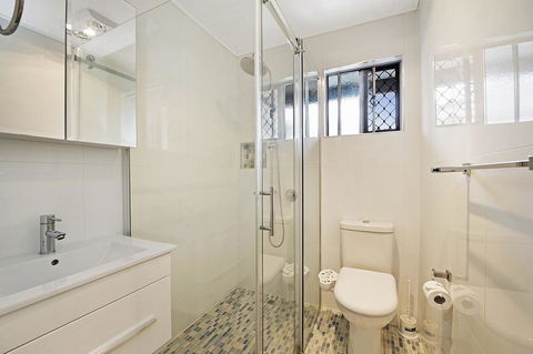 Fishing And Swimming At Your Doorstep - Sylvan Beach Esp, Bellara - Accommodation Sunshine Coast 13