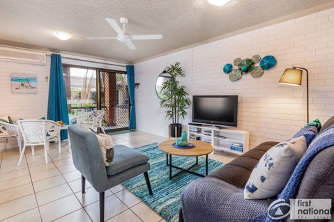 Air Conditioned Unit Stones Throw To The Waterfront. - Accommodation Sunshine Coast 10