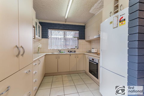 Air Conditioned Unit Stones Throw To The Waterfront. - Accommodation Sunshine Coast 13