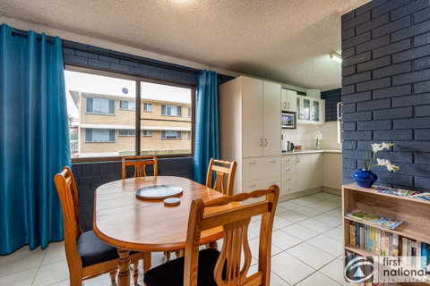 Air Conditioned Unit Stones Throw To The Waterfront. - Accommodation Sunshine Coast 12