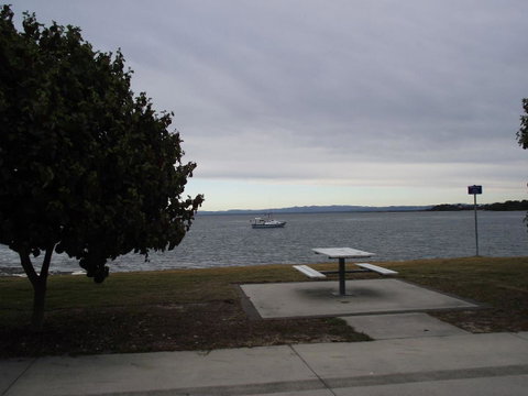 Air Conditioned Unit Stones Throw To The Waterfront. - Accommodation Sunshine Coast 9