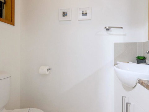 Claytons 1 By Discover Stradbroke - Accommodation Sunshine Coast 5