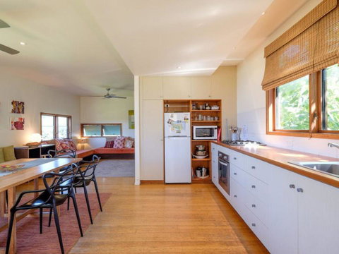 Eddies Place - Accommodation Sunshine Coast 4