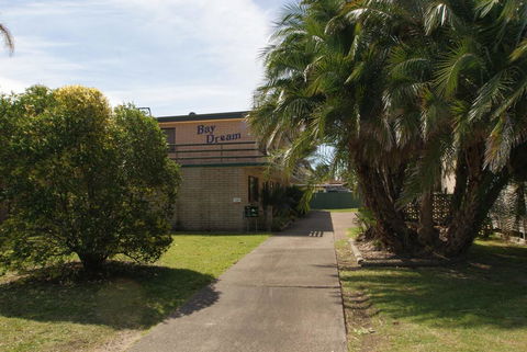 'Bay Dream' Upstairs Unit Three - Accommodation Sunshine Coast 0