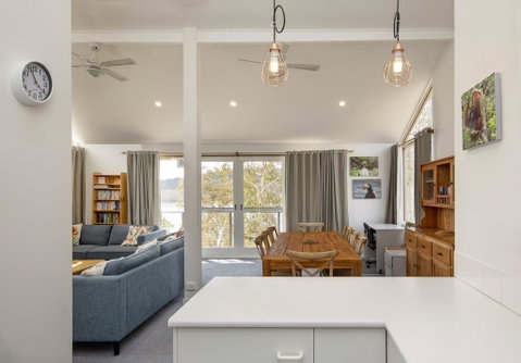 'Matilda' - Spacious & Centrally Located With Great Lake Views - Accommodation Sunshine Coast 2