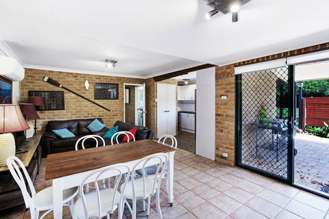 'Salt Wood' Cabin Style Retreat - Accommodation Sunshine Coast 1