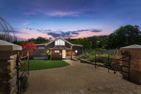 'The Coach House' At Lochiel - Accommodation Sunshine Coast 0