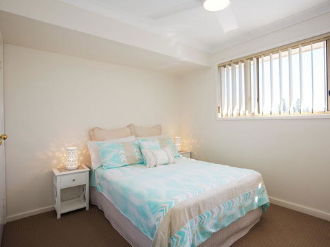 'Walk On Birubi', 1/40 Ocean Ave - Pet Friendly, WIFI, Boat Parking & Water Views - Accommodation Sunshine Coast 3