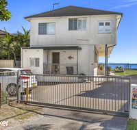 'Yacaaba' Beautiful Waterfront Location - Accommodation Sunshine Coast