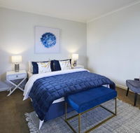 1 Bdrm Top Floor Apt With Sunroom - Accommodation Sunshine Coast