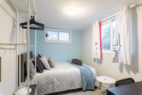 1 Double Quaint Grannyflat Private Room Near Public Transport - SHAREHOUSE - Accommodation Sunshine Coast 0