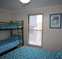 1 Naiad Court - Lowset family home with swimming pool and covered deck. Pet friendly - Accommodation Sunshine Coast