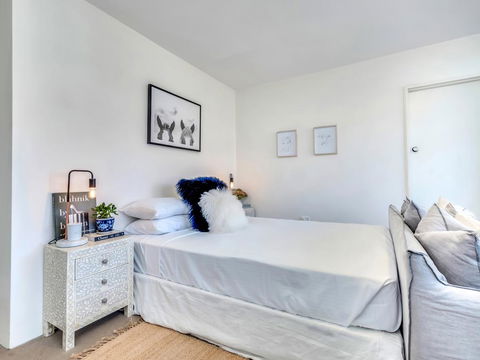 10 Barncleuth Square - Accommodation Sunshine Coast 3