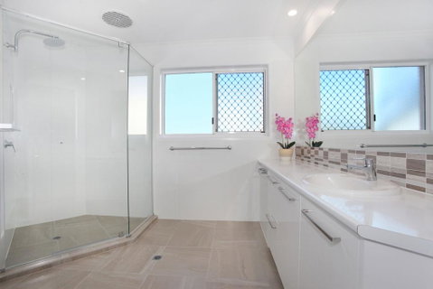 10 Mona Vista Crt, Coolum Beach, VIEWS, WiFi, Pet Friendly - Accommodation Sunshine Coast 3