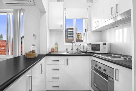 10 South Pacific 2 Bedrooms - Accommodation Sunshine Coast 1