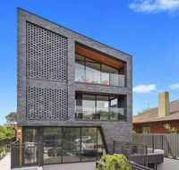 106 Modern Prestige 3-Storey New Establishment - Accommodation Sunshine Coast
