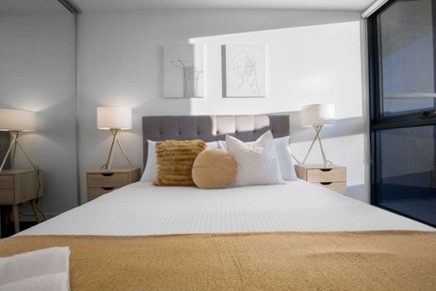 107, Light Filled Cozy Apt In The Heart Of St Kilda - Accommodation Sunshine Coast 2