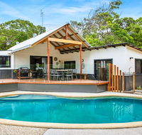 11 Naiad Court - Rainbow Shores Fantastic Family Retreat Swimming Pool 200m to beach Free Wi-Fi - Accommodation Sunshine Coast