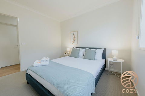 118 Refreshing 3BR Werribee Family House - Accommodation Sunshine Coast 2