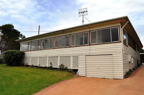12 Bluewater Drive - Accommodation Sunshine Coast 1