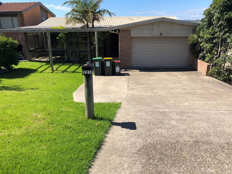 121 Montague Avenue, Kianga - Accommodation Sunshine Coast 0