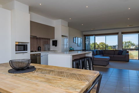 13 Shore Place - Accommodation Sunshine Coast 2