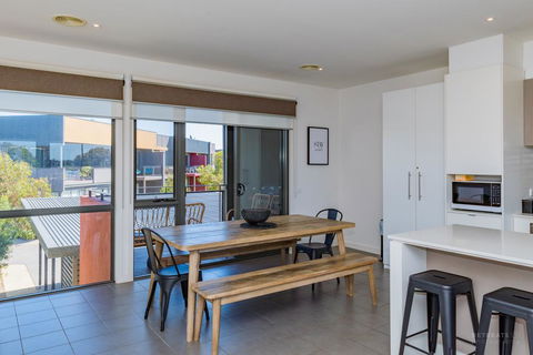 13 Shore Place - Accommodation Sunshine Coast 0