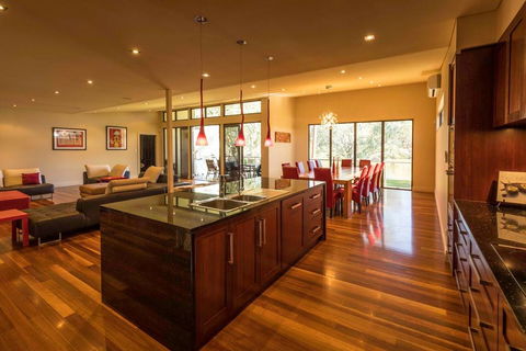 141 Providence Drive, Bowhill - Accommodation Sunshine Coast 2