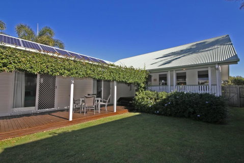 16 Beachway Pde, Marcoola: Linen Incl, WiFi, Pet Friendly, A/Cond. 500 BOND - Accommodation Sunshine Coast 1