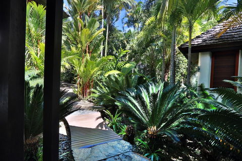 17 Wharf Street - Luxury Holiday Home - Accommodation Sunshine Coast 2
