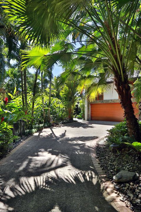 17 Wharf Street - Luxury Holiday Home - Accommodation Sunshine Coast 3