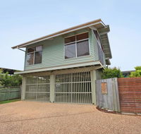 18 Northbeach Place Mudjimba Beach - Pet Friendly Linen Included WIFI - Accommodation Sunshine Coast