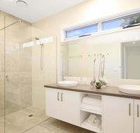 18 on Rayner - swish apartment Myrtleford - Accommodation Sunshine Coast