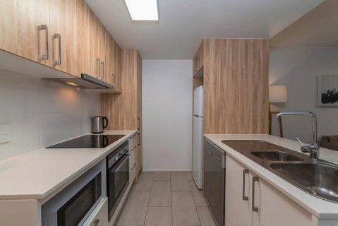 2 Bedroom Apartment Seconds From Valley - Accommodation Sunshine Coast 1