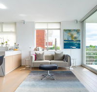 2 Bedroom Apartment with Bay View - Accommodation Sunshine Coast