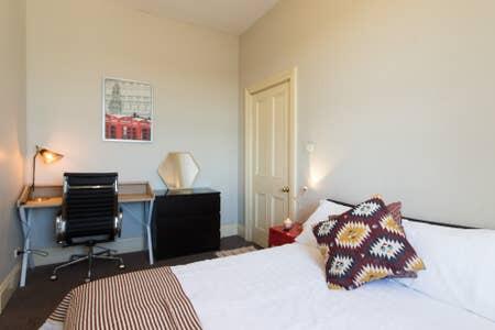 2 Bedroom Harbour View At The Rocks Heart Of CBD - Accommodation Sunshine Coast 2