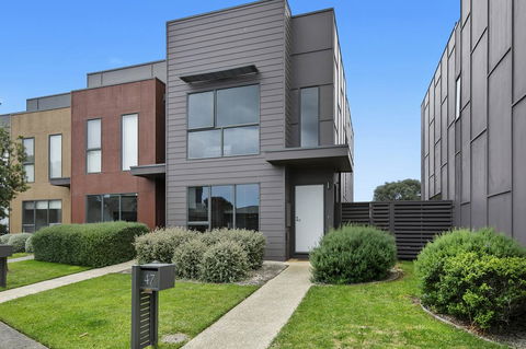 2 Bedroom Townhouse - Family & Corporate Bookings Only - Accommodation Sunshine Coast 3