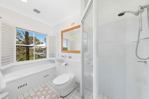 2 Bedroom Villa @ Oaks Cypress Lakes Resort - Accommodation Sunshine Coast 3
